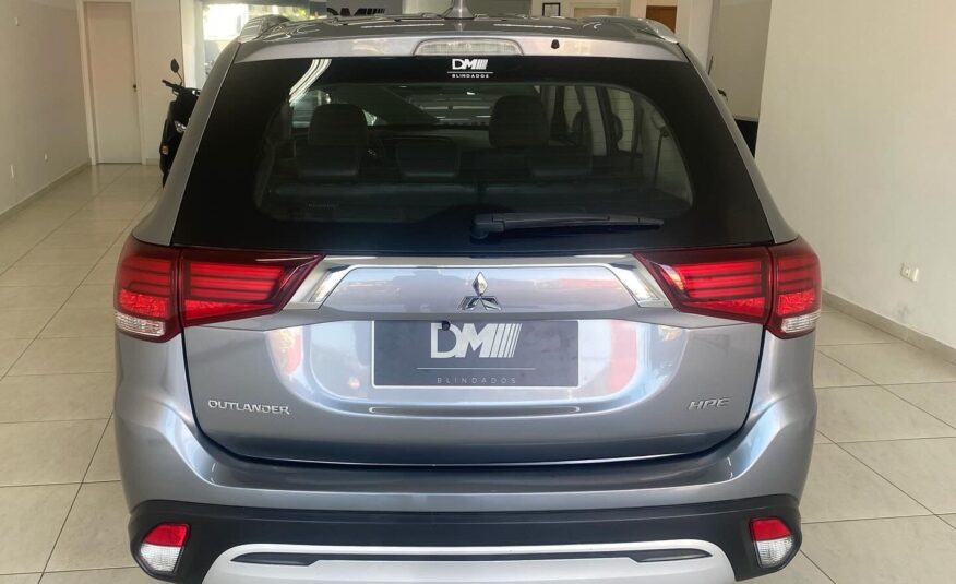 MITSUBISHI OUTLANDER 2.0 MIVEC GASOLINA HPE AUTOMÁTICO 7 LUGARES